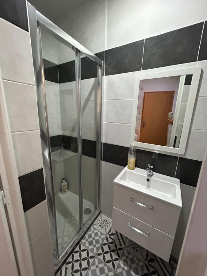 Les Balences - Jolie Studio Place Jean Jaures Beziers -Wifi Apartment Exterior foto